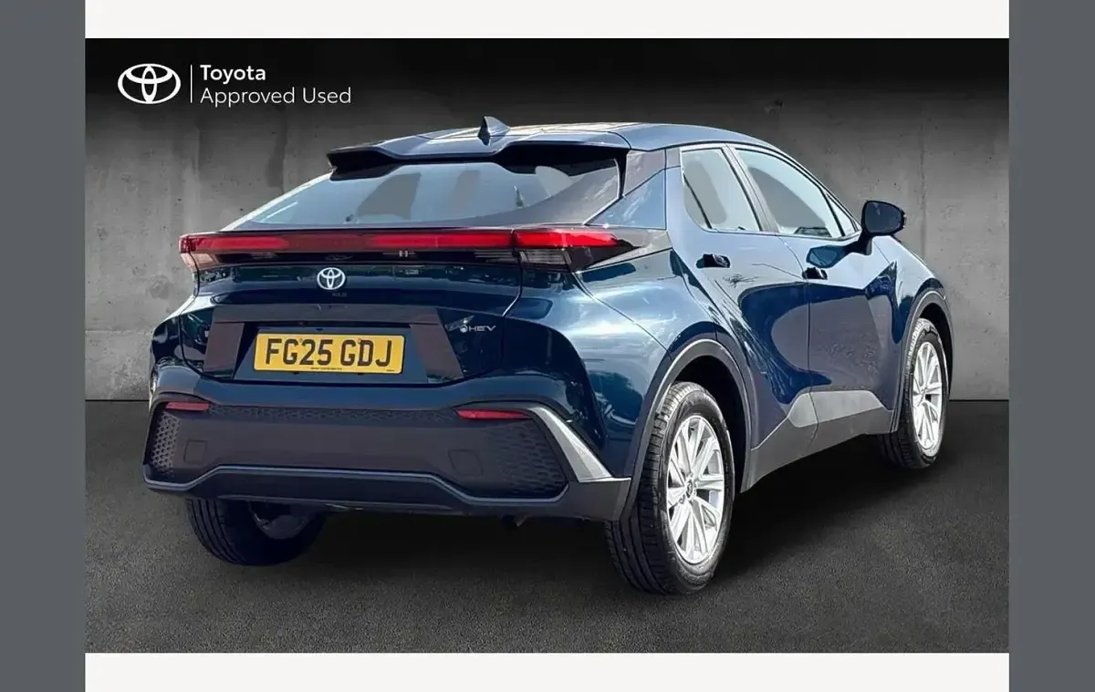 Used Toyota C-HR 140 HP (102 kW) 2025 Blue SUV