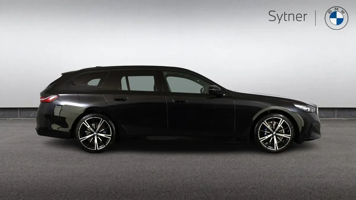 New BMW 530e M Sport 295 HP (216 kW) 2026 Black Estate