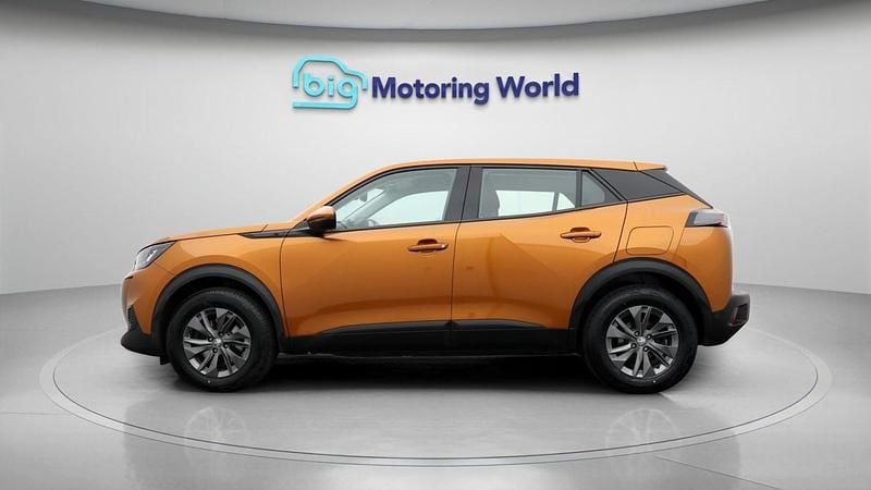 Used Peugeot e-2008 Active Premium 98 kW (134 HP) 2021 Orange SUV