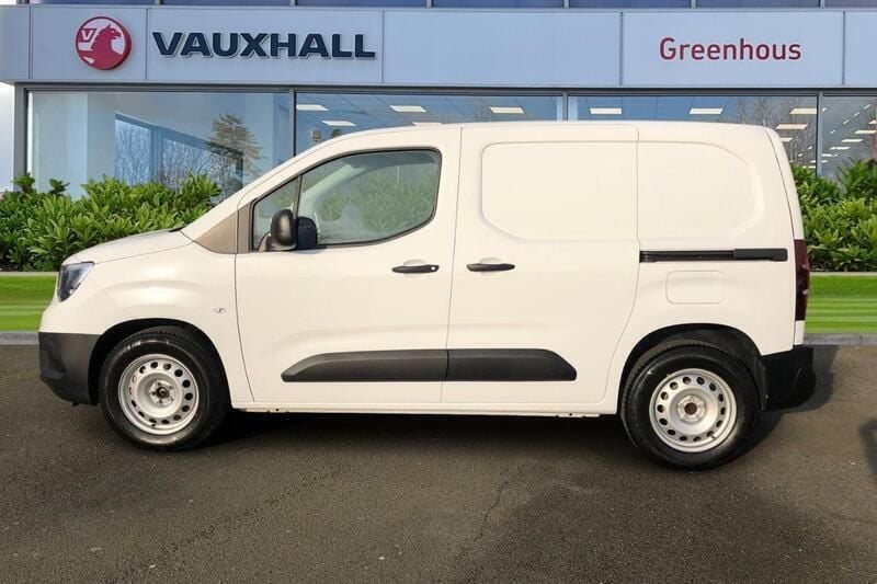 White New 2024 Vauxhall Combo MPV | £15,500 (Super price) - Image 1/4