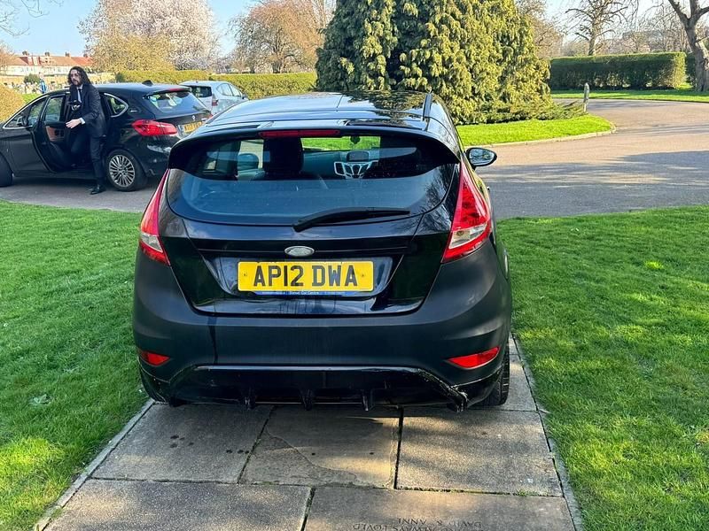 Used Ford Fiesta Zetec 120 HP (88 kW) 2012 Black Hatchback