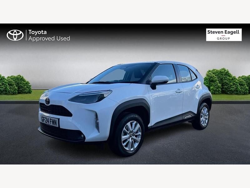 Used Toyota Yaris Hybrid 2024 White Hatchback
