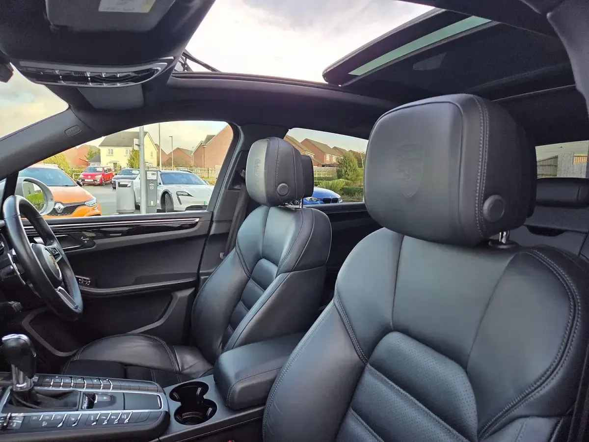 Used Porsche Macan 252 HP (185 kW) 2019 Grey SUV