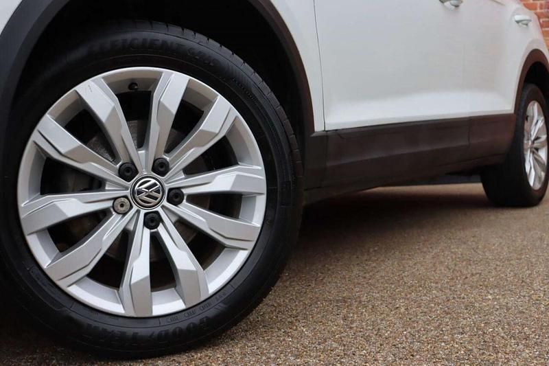 Used VW T-Roc SE 115 HP (84 kW) 2018 White SUV