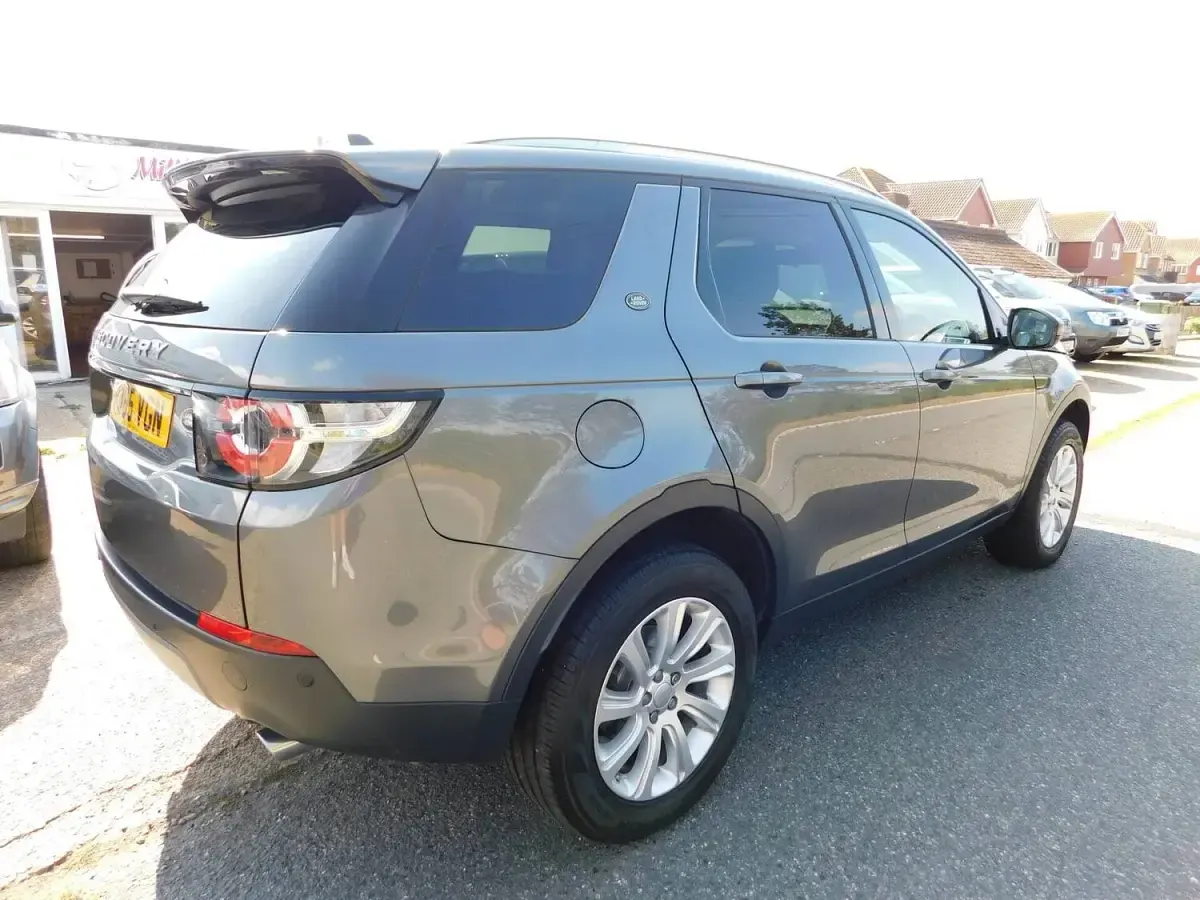 Used Land Rover Discovery Sport SE 180 HP (132 kW) 2015 Grey SUV