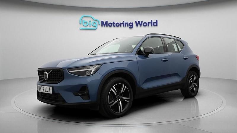 Usado Volvo XC40 Plus 163 HP (119 kW) 2022 Azul SUV