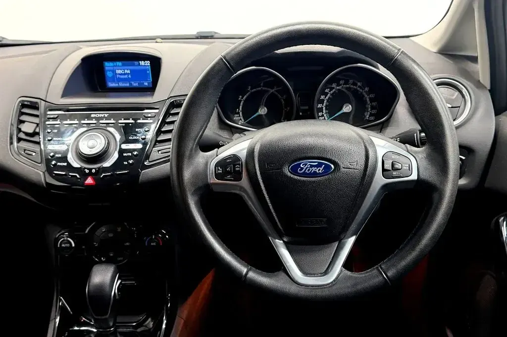 Used Ford Fiesta Titanium 2013 White Hatchback