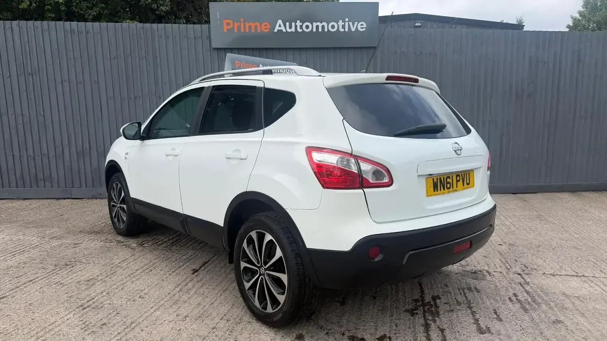 Used Nissan Qashqai N-TEC 110 HP (80 kW) 2011 White SUV