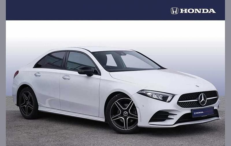 Used Mercedes A180 AMG Line Premium 134 HP (98 kW) 2023 White Sedan