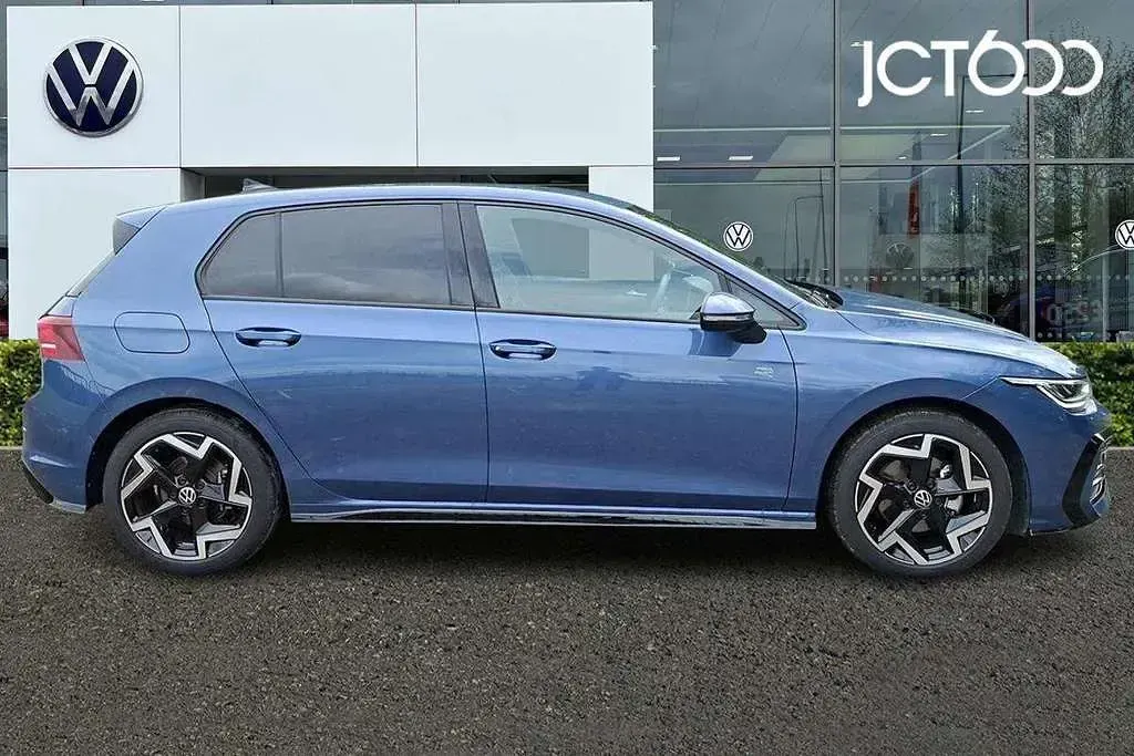 Used VW Golf VIII R-line 150 HP (110 kW) 2025 Blue Hatchback