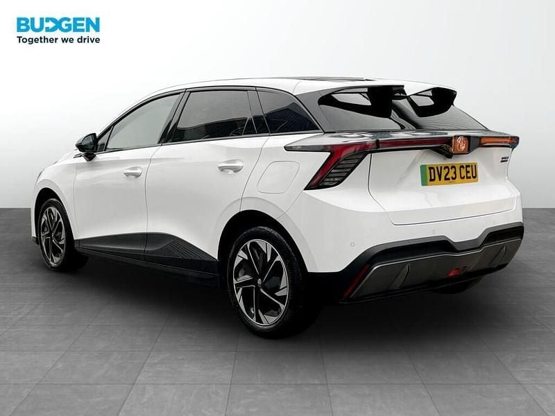 Used MG MG4 EV Trophy 150 kW (204 HP) 2023 White Hatchback