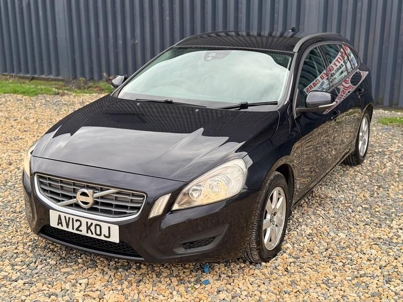 Used Volvo V60 115 HP (84 kW) 2012 Black Estate