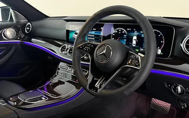 Used Mercedes E200 200 HP (147 kW) 2022 Blue Sedan