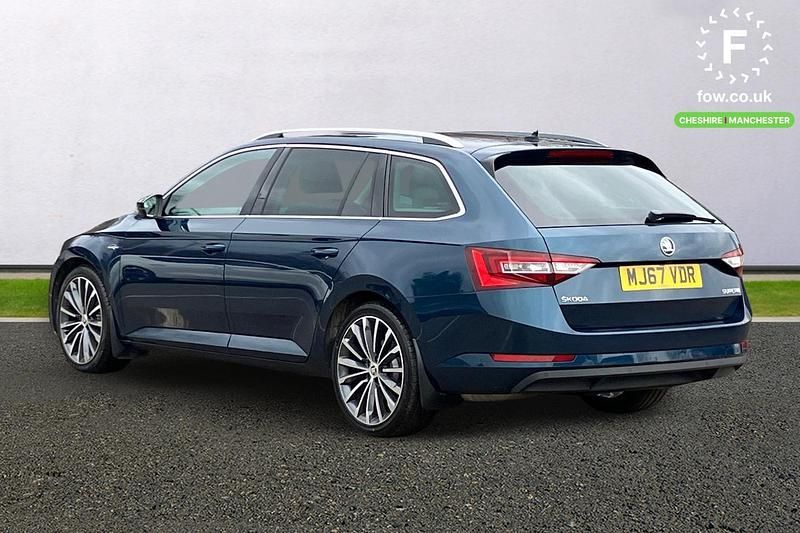 Used Skoda Superb 190 HP (139 kW) 2017 Blue Estate