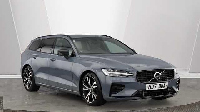 Usado Volvo V60 R-Design 163 HP (119 kW) 2022 Cinzento Carrinha