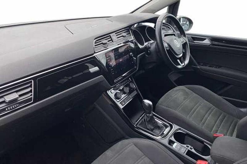 Used VW Touran SEL 150 HP (110 kW) 2019 Titanium beige MPV