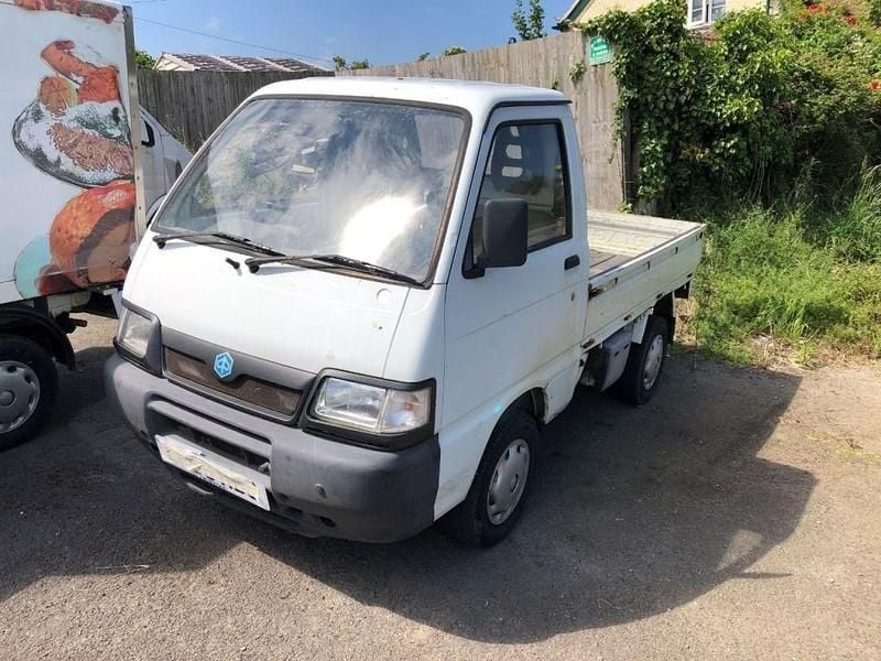 White Used 2009 Piaggio Porter Pickup | £500 - Image 1/4