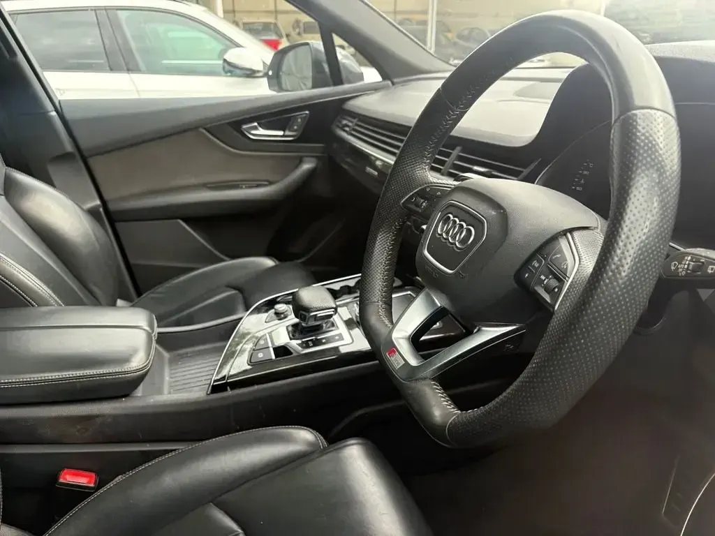 Usado Audi Q7 Black Edition 272 HP (200 kW) 2019 Branco SUV