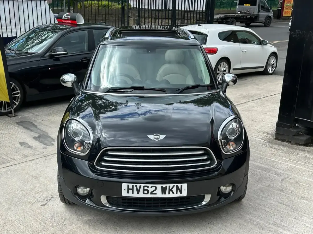 Usado Mini Cooper D 112 CV (82 kW) 2012 Negro Utilitario