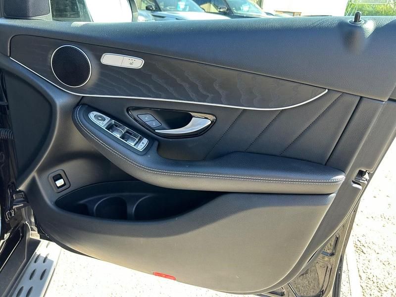 Usado Mercedes GLC220 AMG line 170 HP (125 kW) 2018 Preto Coupé