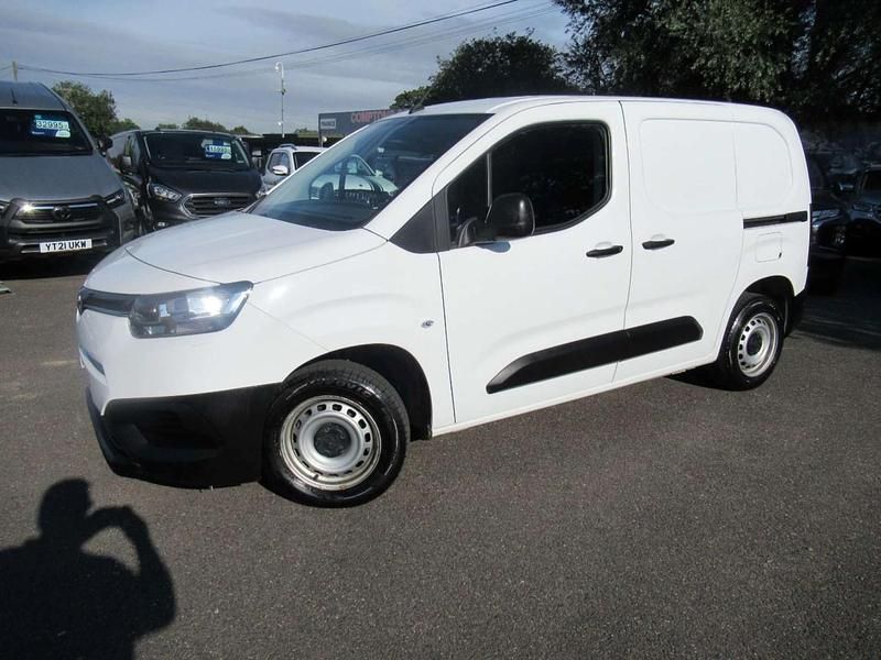 Used Toyota Proace Active 120 HP (88 kW) 2021 White MPV