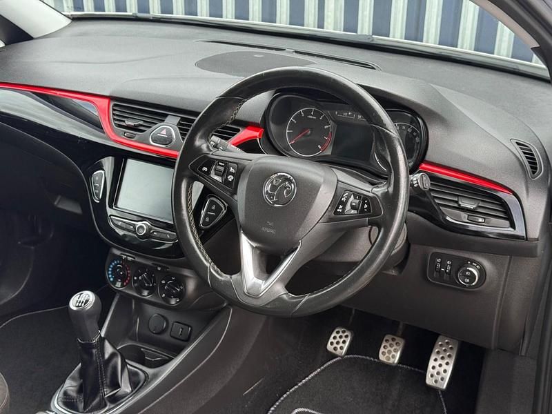 Used Vauxhall Corsa Edition 100 HP (73 kW) 2016 White Hatchback