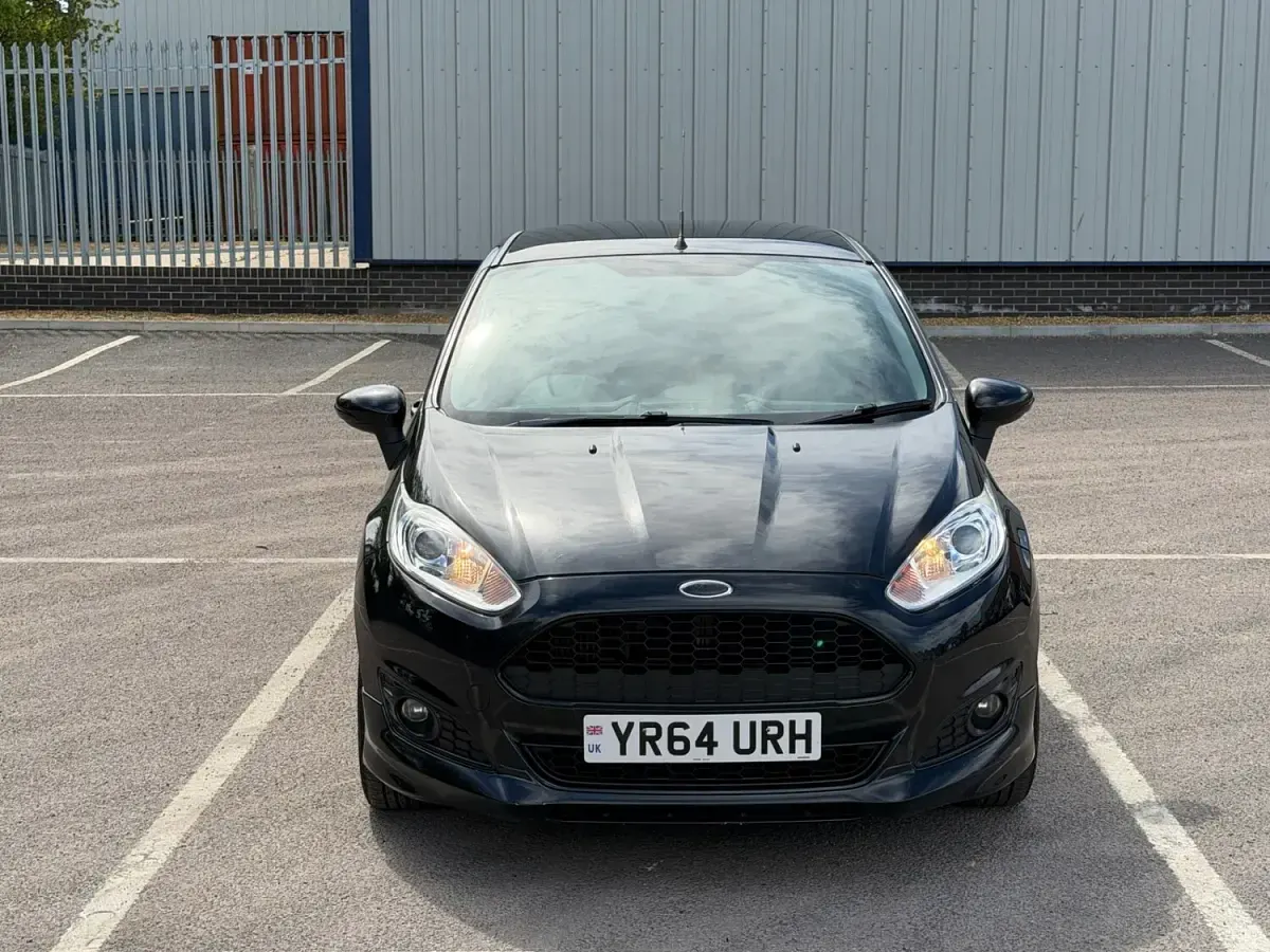 Used Ford Fiesta Zetec 125 HP (91 kW) 2014 Black Hatchback