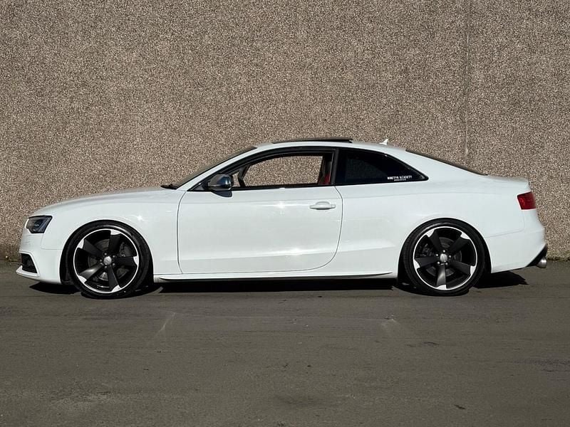 Begagnad Audi A5 Black Edition 272 HK (200 kW) 2015 Vit Sportkupé