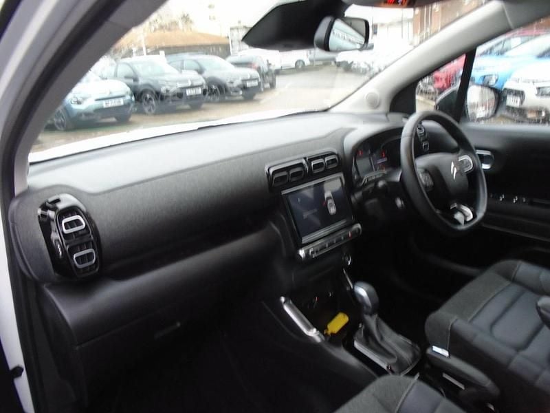 White Used 2022 Citroën C3 Aircross PureTech SUV | £13,995 (Fair price) - Image 1/4