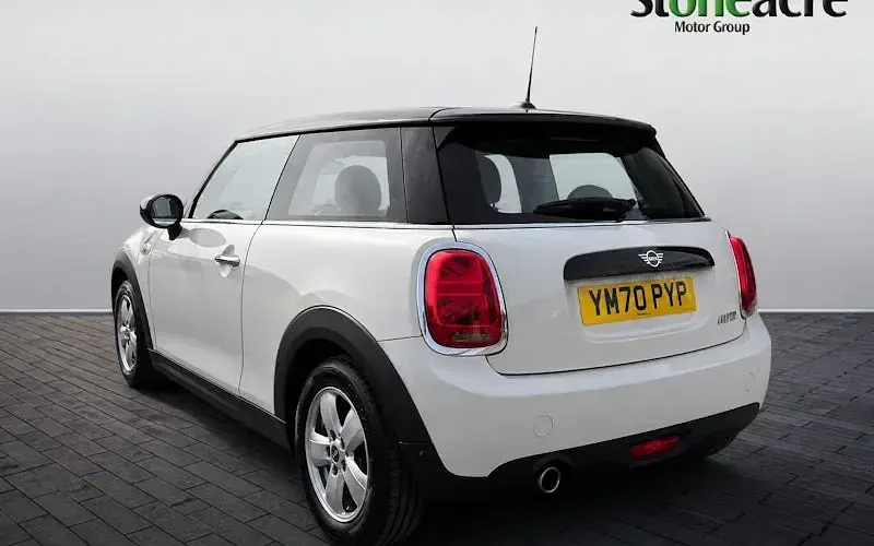Used Mini Cooper Classic 136 HP (100 kW) 2021 White Hatchback