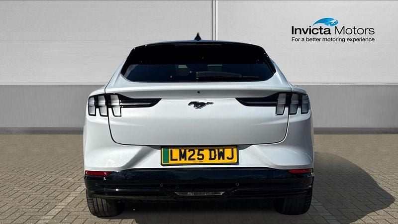 Used Ford Mustang Premium 294 HP (216 kW) 2025 White Hatchback