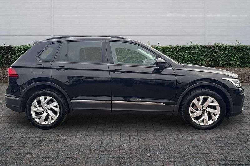 Used VW Tiguan Life 150 HP (110 kW) 2022 Black SUV