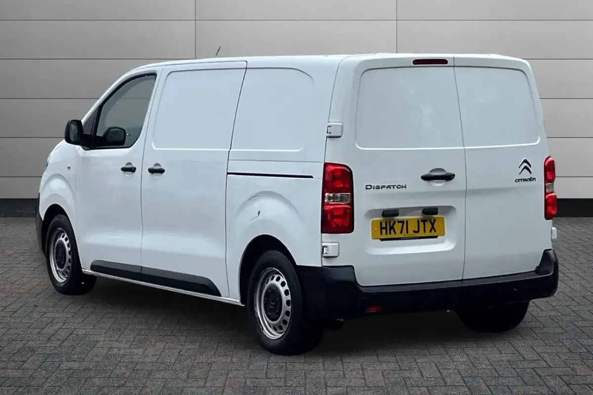 Used Citroën Dispatch 101 HP (74 kW) 2021 White MPV