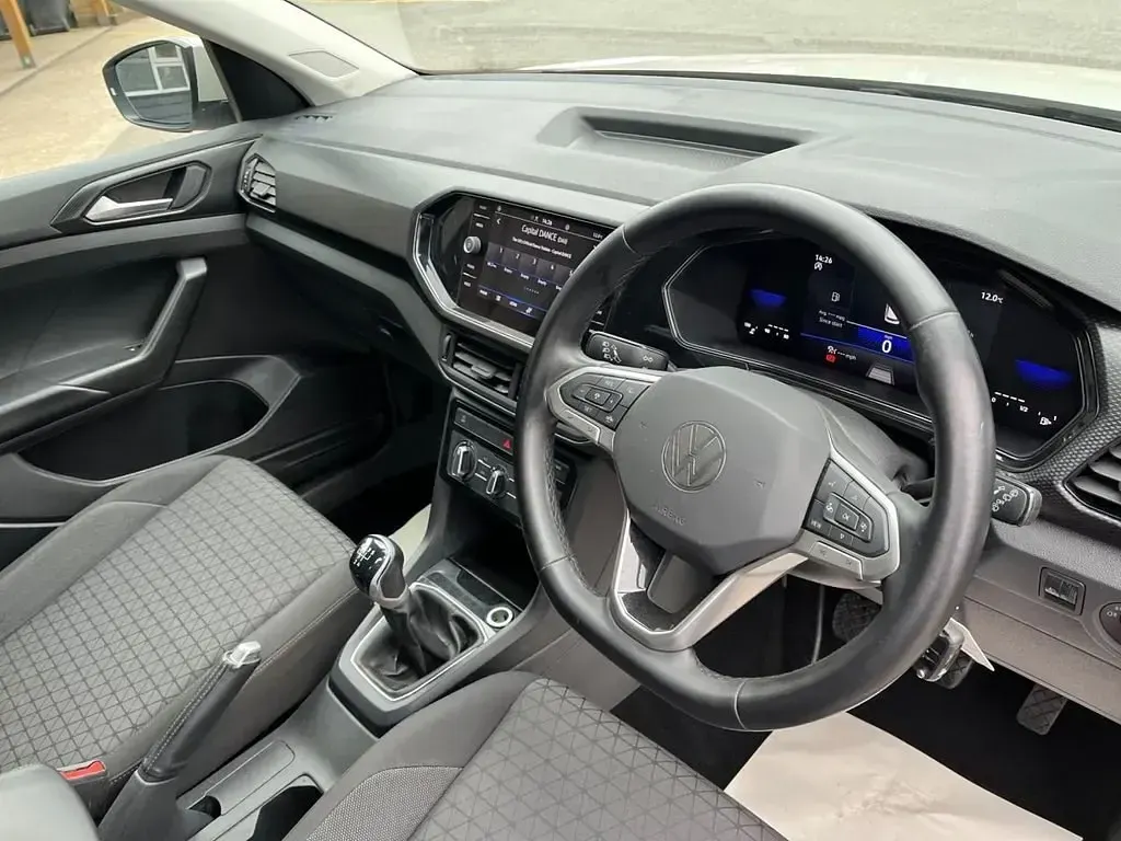 Usado VW T-Cross SE 95 HP (69 kW) 2022 Cinzento SUV
