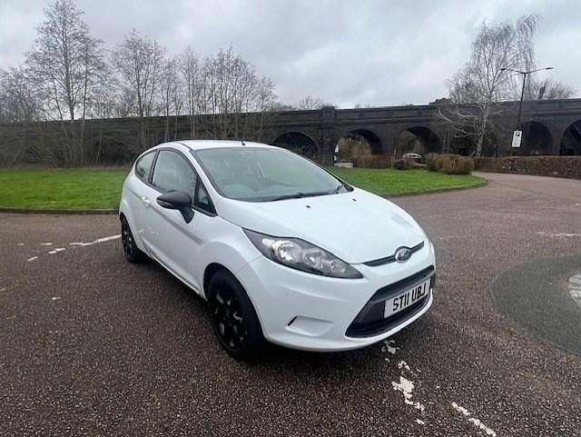 Used Ford Fiesta 82 HP (60 kW) 2011 White Hatchback