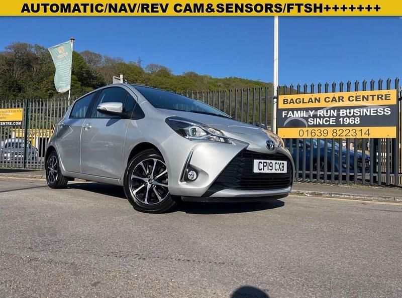 Silver Used 2019 Toyota Yaris Hatchback | £11,995 (Fair price) - Image 1/4