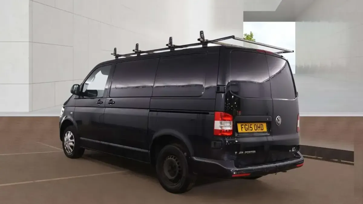 Used VW Transporter Trendline 140 HP (102 kW) 2015 Black Van