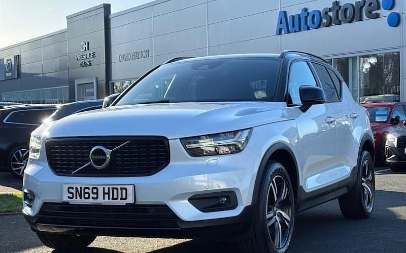 Usado Volvo XC40 R-Design 190 HP (139 kW) 2020 SUV