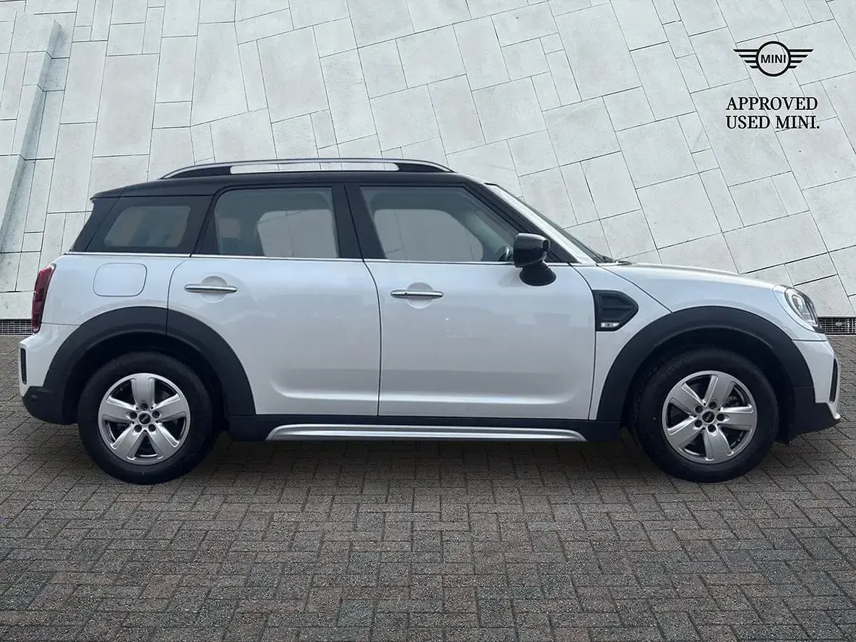Usado Mini Cooper Countryman Classic 134 CV (98 kW) 2023 Blanco SUV