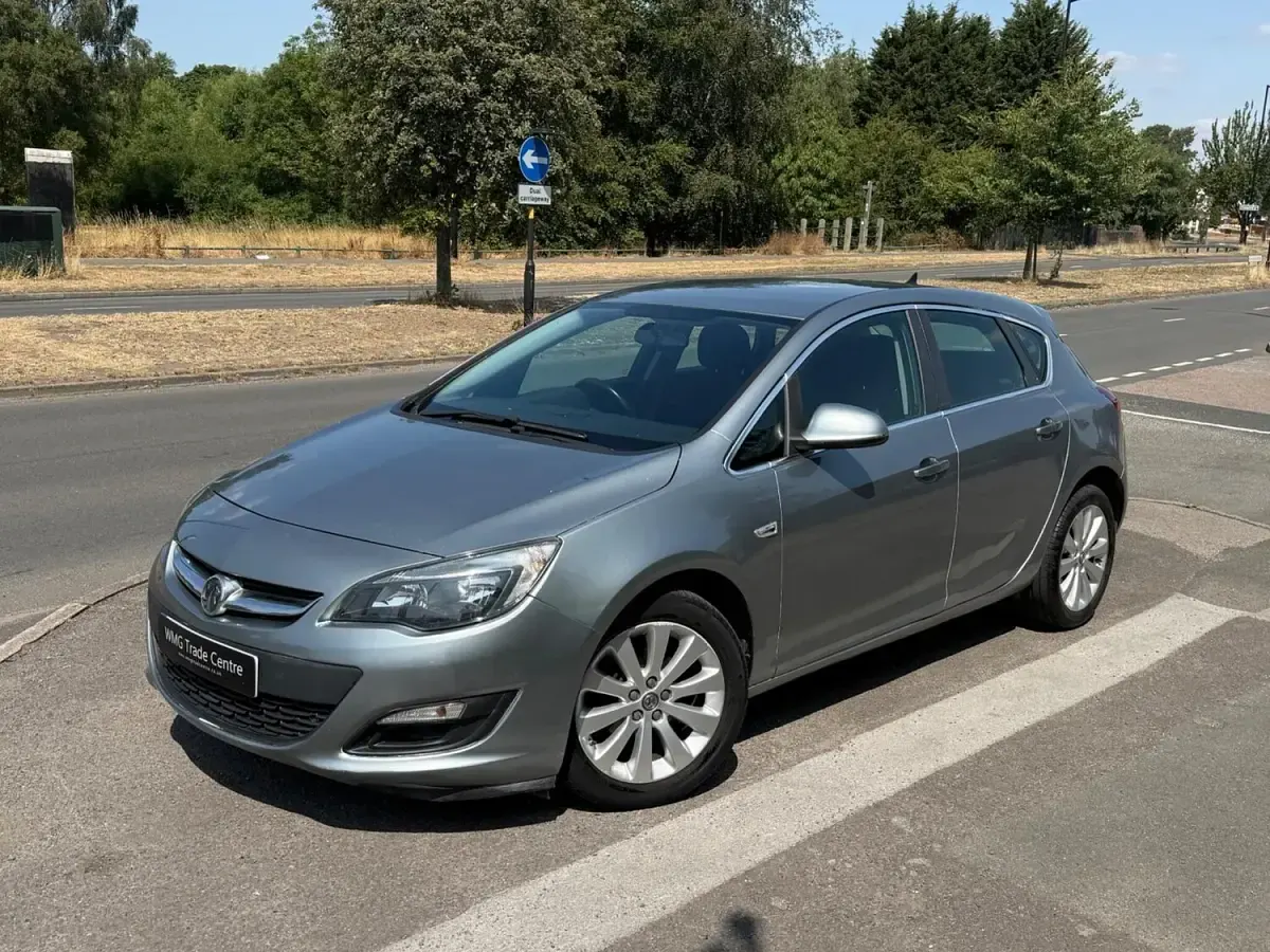Used Vauxhall Astra 2014 Silver Hatchback
