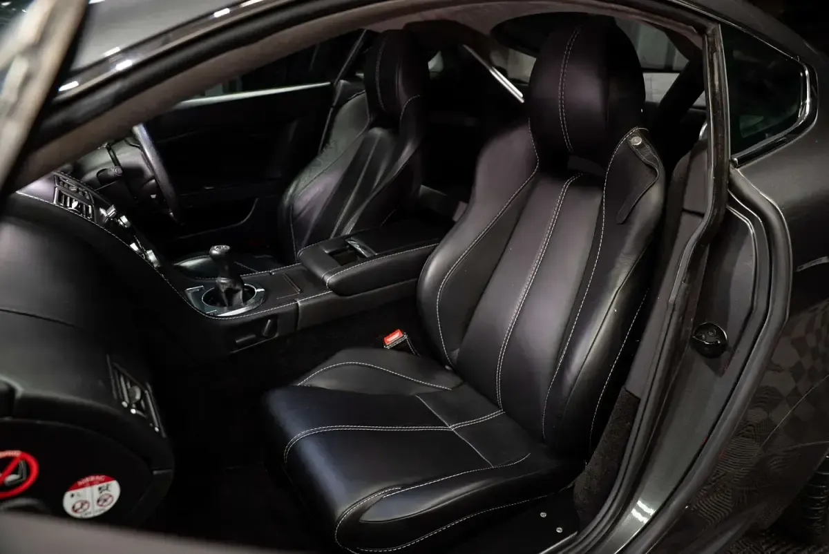 Used Aston Martin V8 Vantage 2011 Silver Coupe