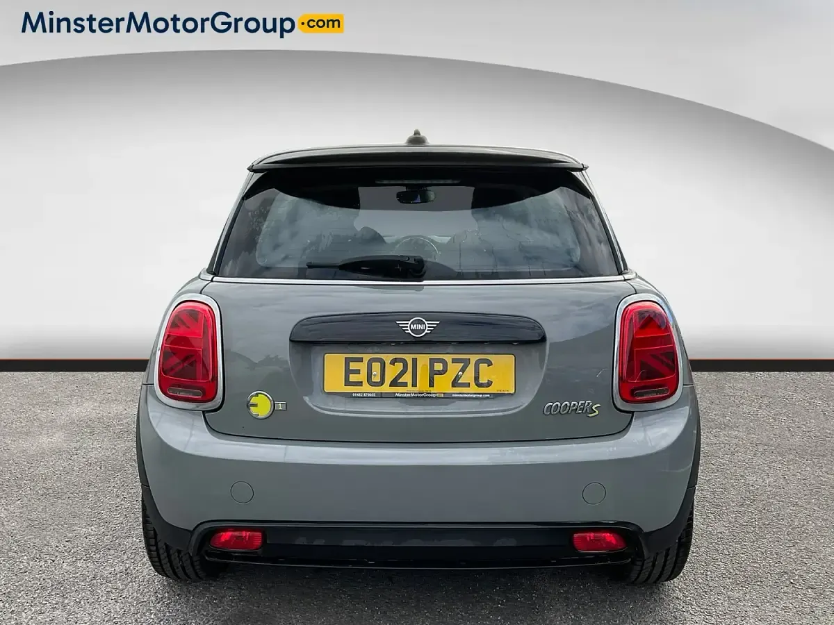 Usado Mini Cooper S Hatch 135 kW (184 HP) 2021 Cinzento Citadino
