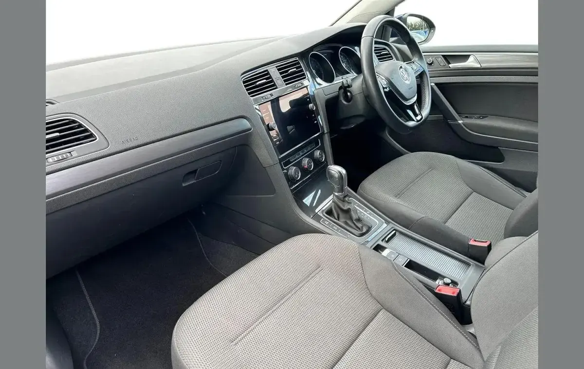Used VW Golf VII Match 147 HP (108 kW) 2019 Blue Hatchback