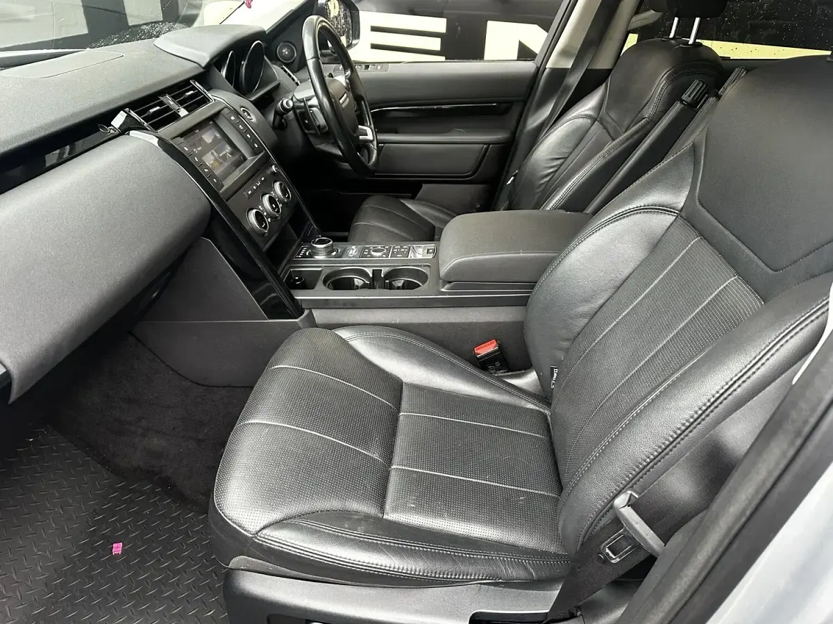 Used Land Rover Discovery SE 258 HP (189 kW) 2017 Silver SUV