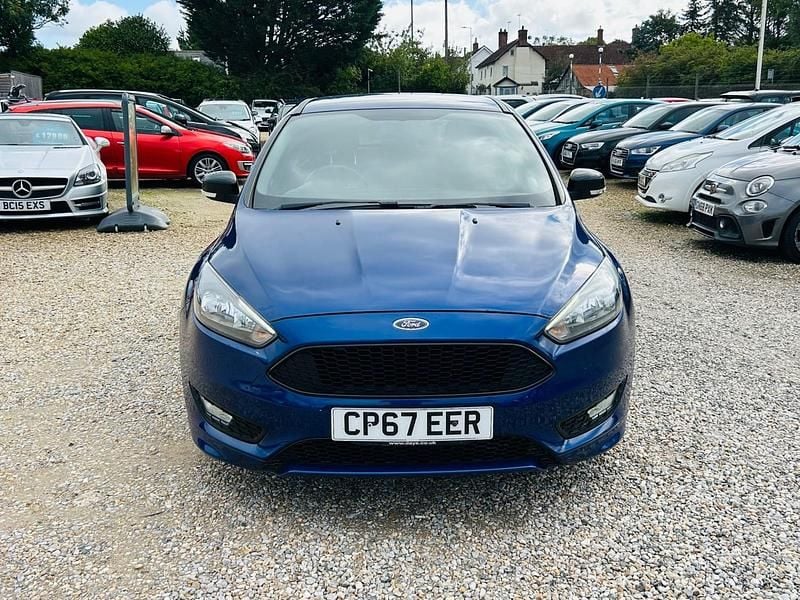 Used Ford Focus ST-Line 140 HP (102 kW) 2017 Blue Hatchback