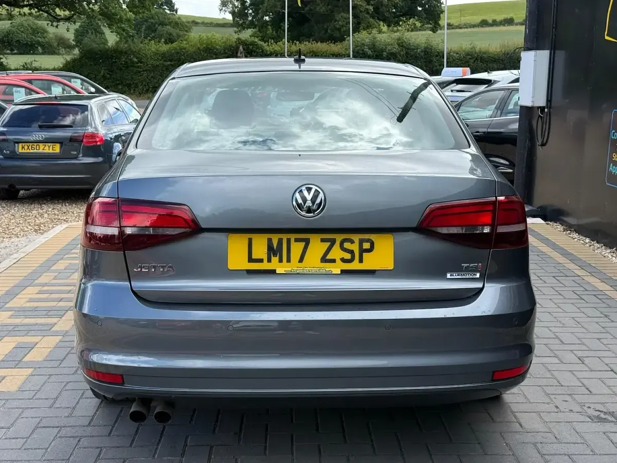 Used VW Jetta SE 150 HP (110 kW) 2017 Grey Sedan