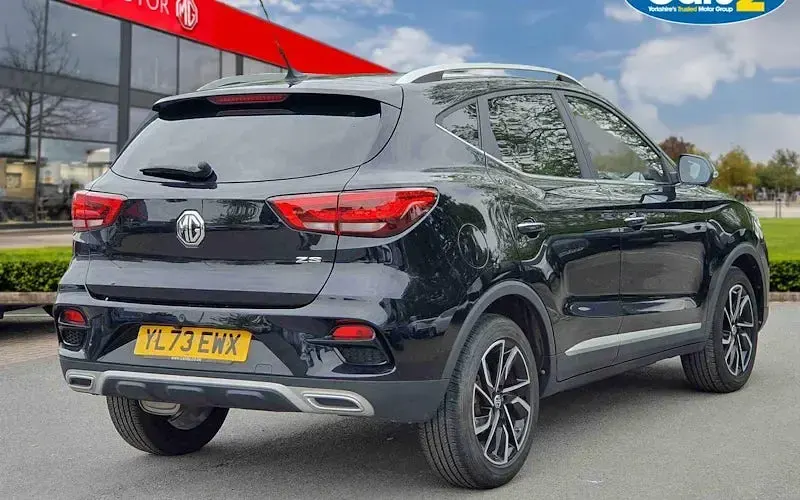Usado MG ZS Exclusive 106 HP (77 kW) 2023 Preto SUV