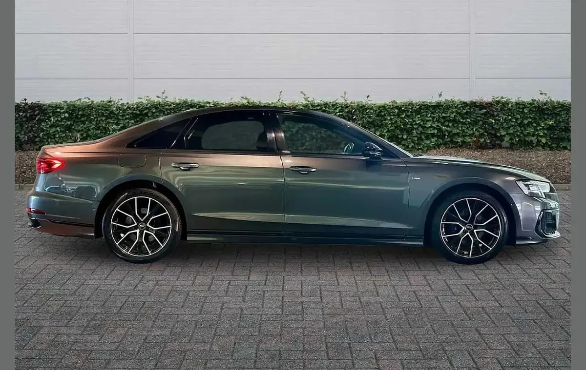 Used Audi A8L Advanced 286 HP (210 kW) 2022 Grey Sedan