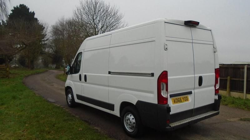 Used Peugeot Boxer 110 HP (80 kW) 2017 White Van