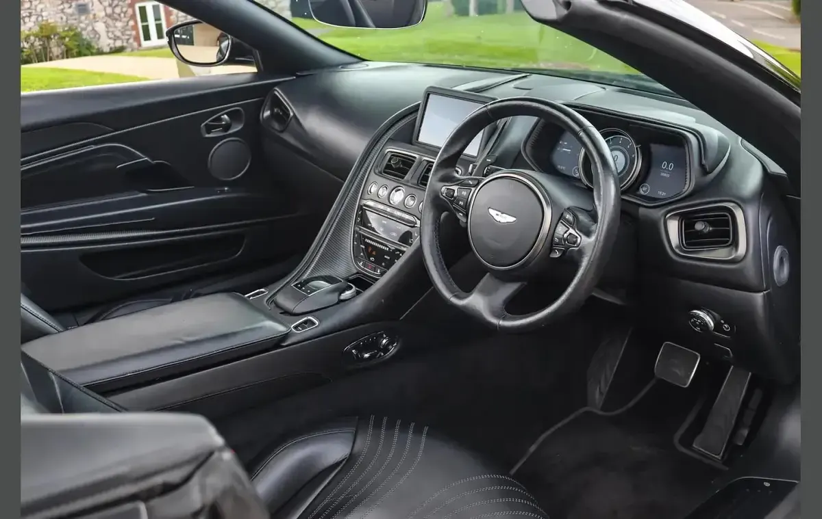 Usado Aston Martin DB11 502 CV (369 kW) 2018 Negro Descapotable